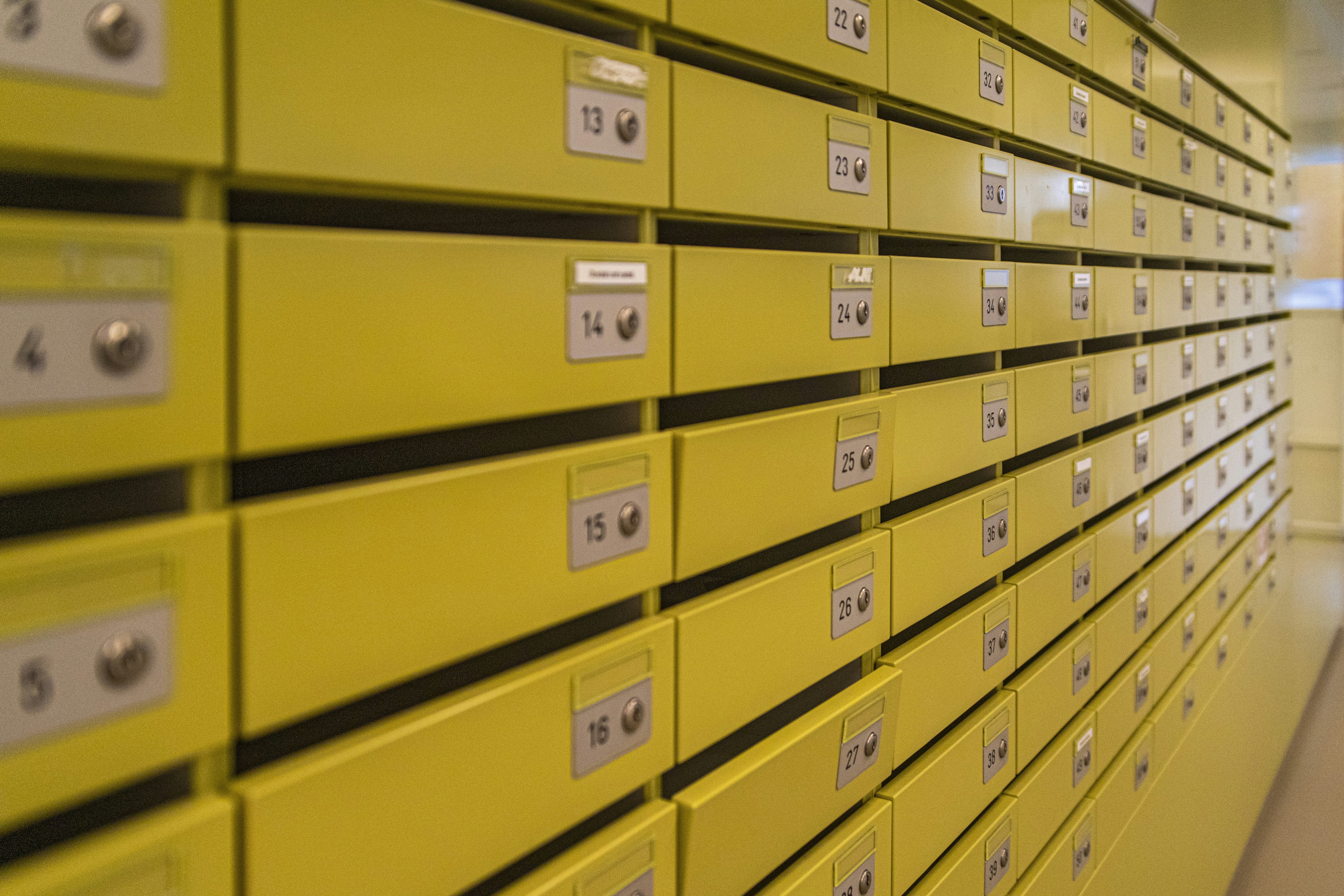 Archivage et Conformité: Sécurisez vos Factures Électroniques en 2025 - Guide FacturesPro